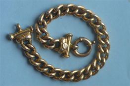 A 9ct Italian bracelet with ring clasp. Approx. 24 grams. Est. £180 - £200.