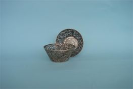 A good pair of Chinese silver bonbon dishes decorated with leaves and birds. Approx. 13 cms