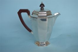 A good quality Art Deco coffee jug of octagonal form. Birmingham 1937. By A Bros. Approx. 550 grams.