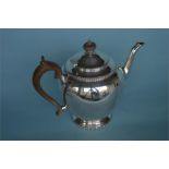A good quality heavy teapot on pedestal base. London 1926. By Barnard & Son. Approx. 860 grams. Est.