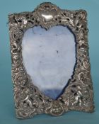 A good embossed heart shaped picture frame decorat