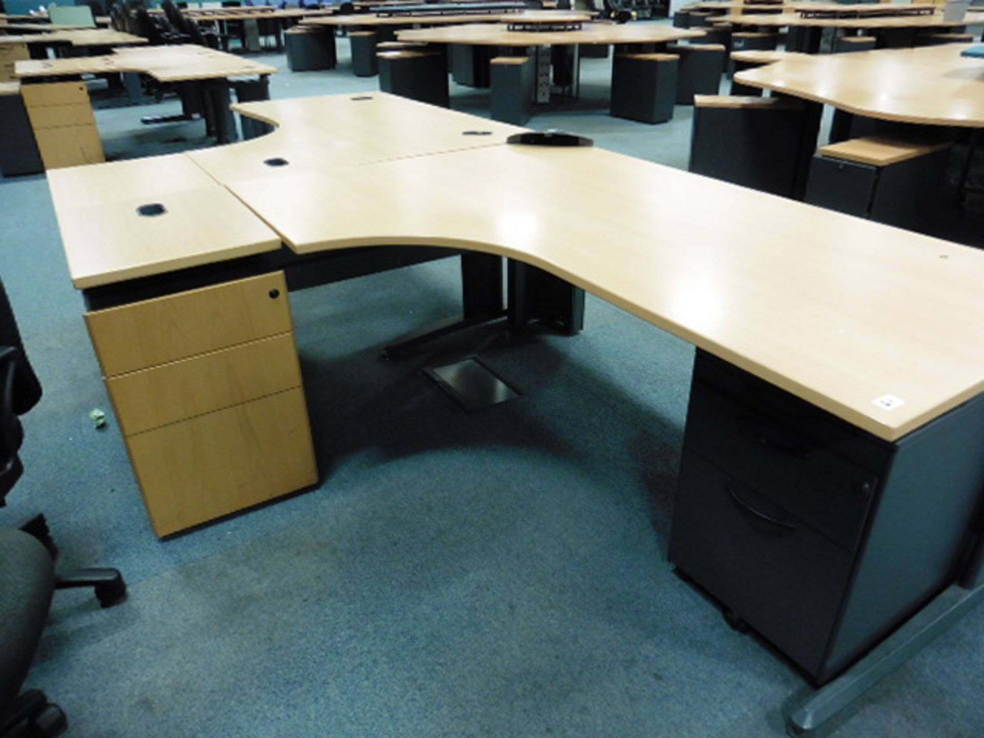 8 beech finish ''L:'' shaped desks with 8 matching pedestals, rectangular table and pedestal with - Image 5 of 6