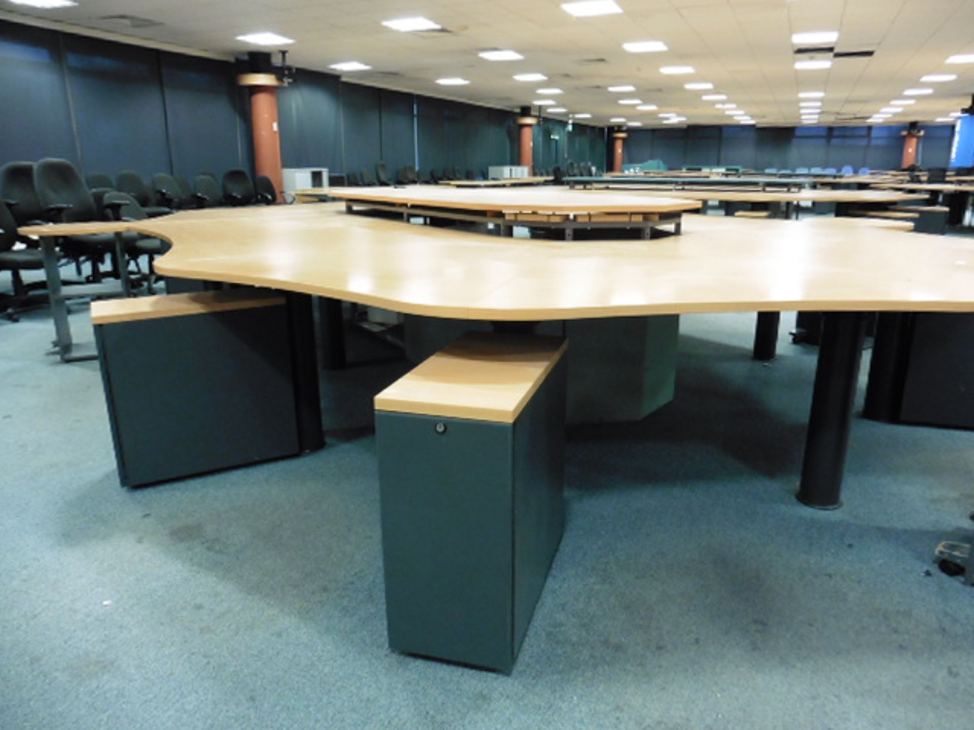 Call centre 10 station modular desk pod finished in beech and grey, comes with 7 free standing - Image 3 of 4