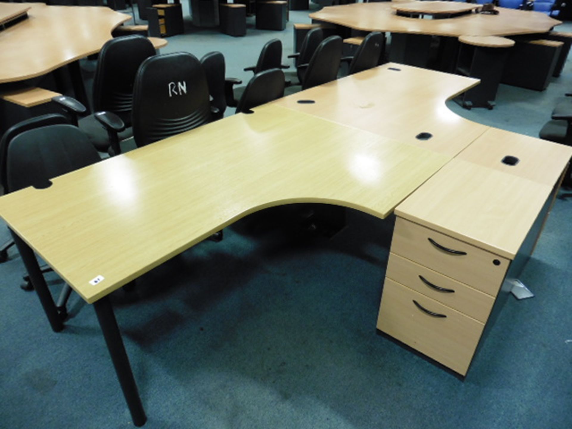 8 beech finish ''L:'' shaped desks with 8 matching pedestals, rectangular table and pedestal with - Image 6 of 6