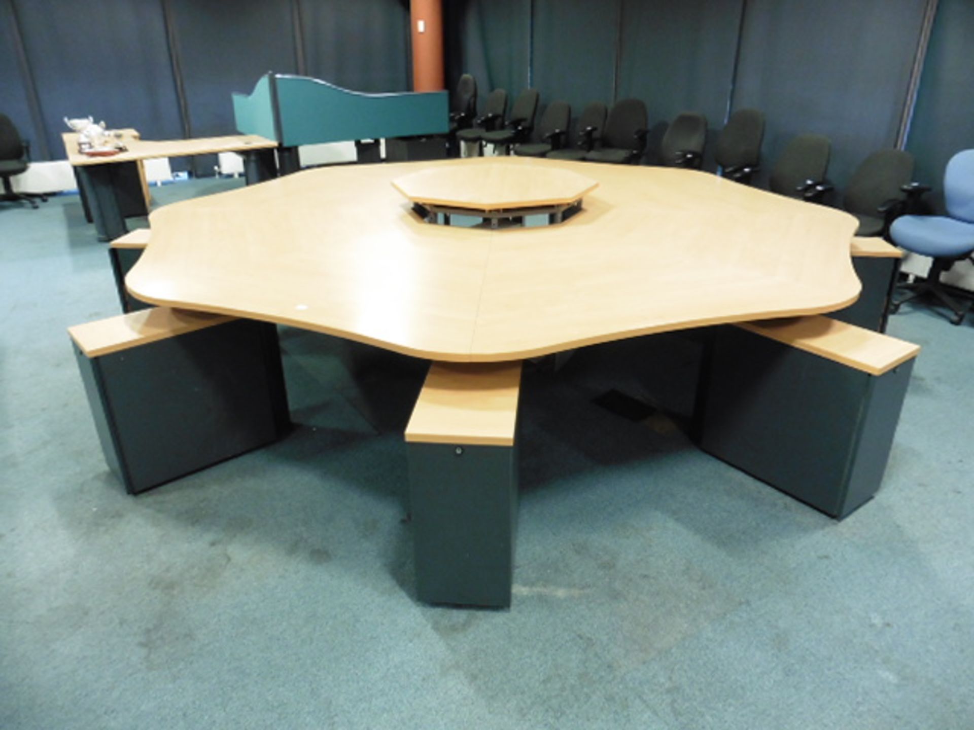 Call centre 10 station modular desk pod finished in beech and grey, comes with 7 free standing - Image 2 of 4