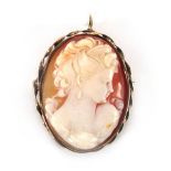 A 9ct yellow gold mounted cameo pendant