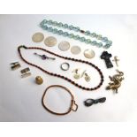A small parcel of jewellery including a