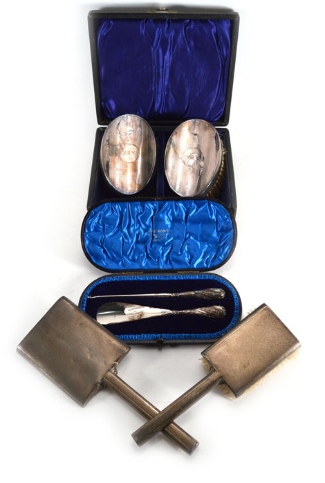 A pair of silver mounted engine turned hair brushes, a cased shoe horn and button hook and a - Image 2 of 2