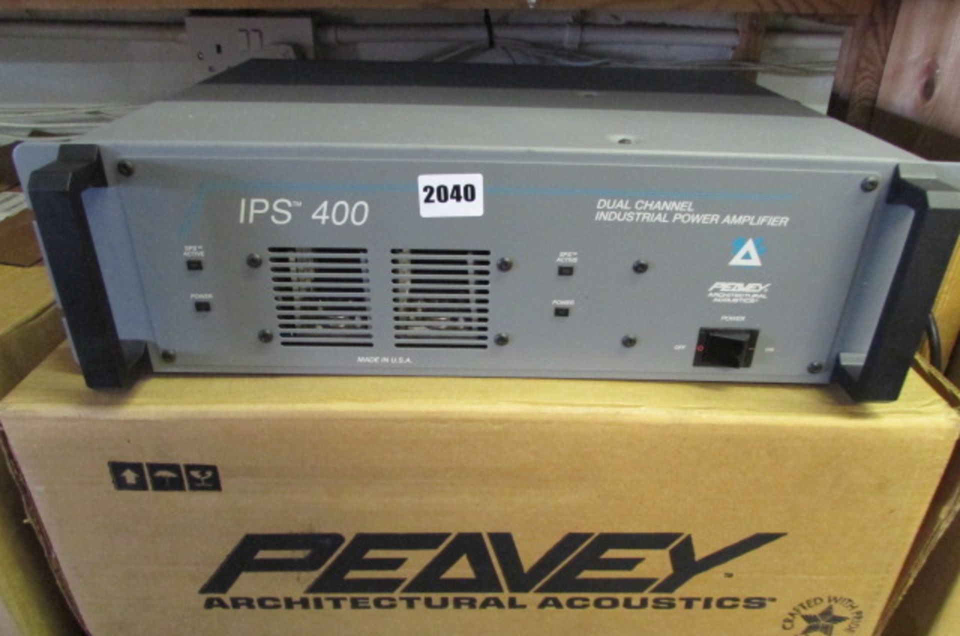 118  Peavey IPS400 dual channel industrial power amplifier with box