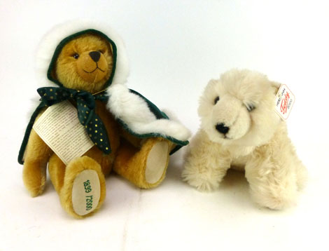 A Hermann collector's bear 'Winter Wonderland', golden mohair, h. 36 cm, Ltd. Ed. 1899/2000 and a