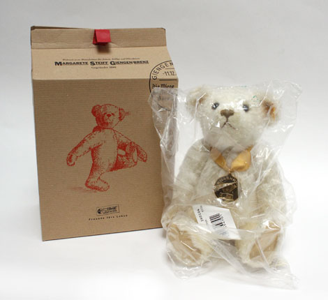 Steiff for Danbury Mint, a fully jointed 'Millennium Bear' in blonde mohair with brown/black eyes