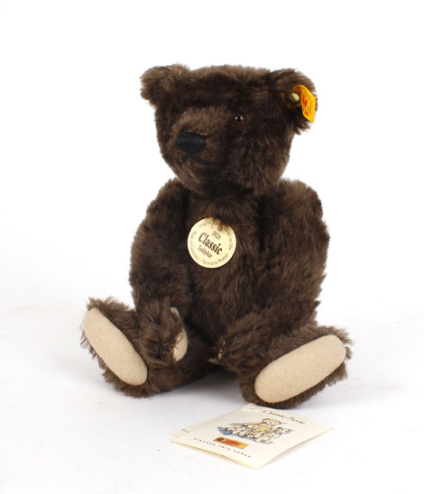 A Steiff collector's bear 'Classic 1920', brown mohair, h. 25 cm