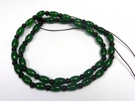 A group of jade and other beaded necklaces and other items of jewellery - Image 7 of 9