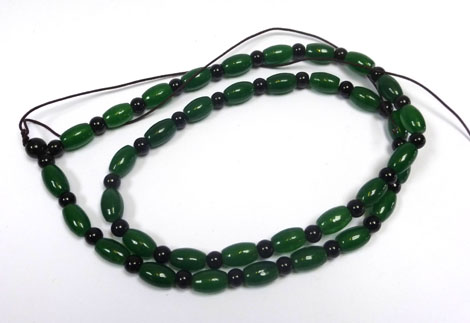 A group of jade and other beaded necklaces and other items of jewellery - Image 8 of 9