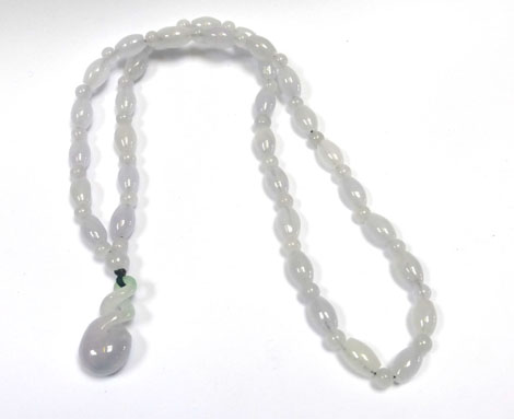 A group of jade and other beaded necklaces and other items of jewellery - Image 9 of 9