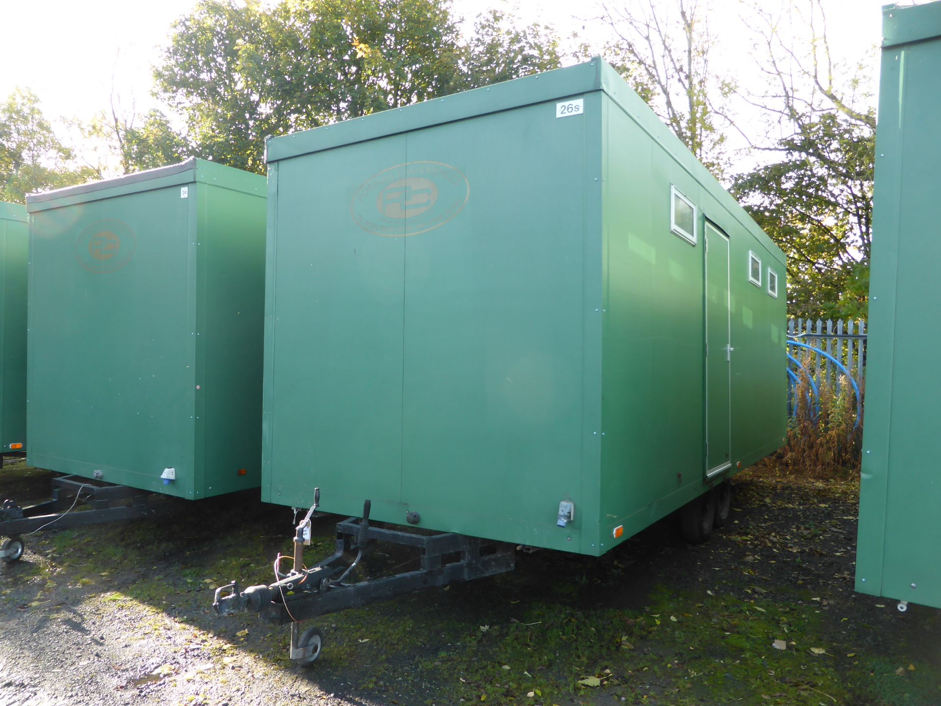 Springfield standard twin axle toilet trailer 4 + 2 + urinal toilet trailer with mains connection (