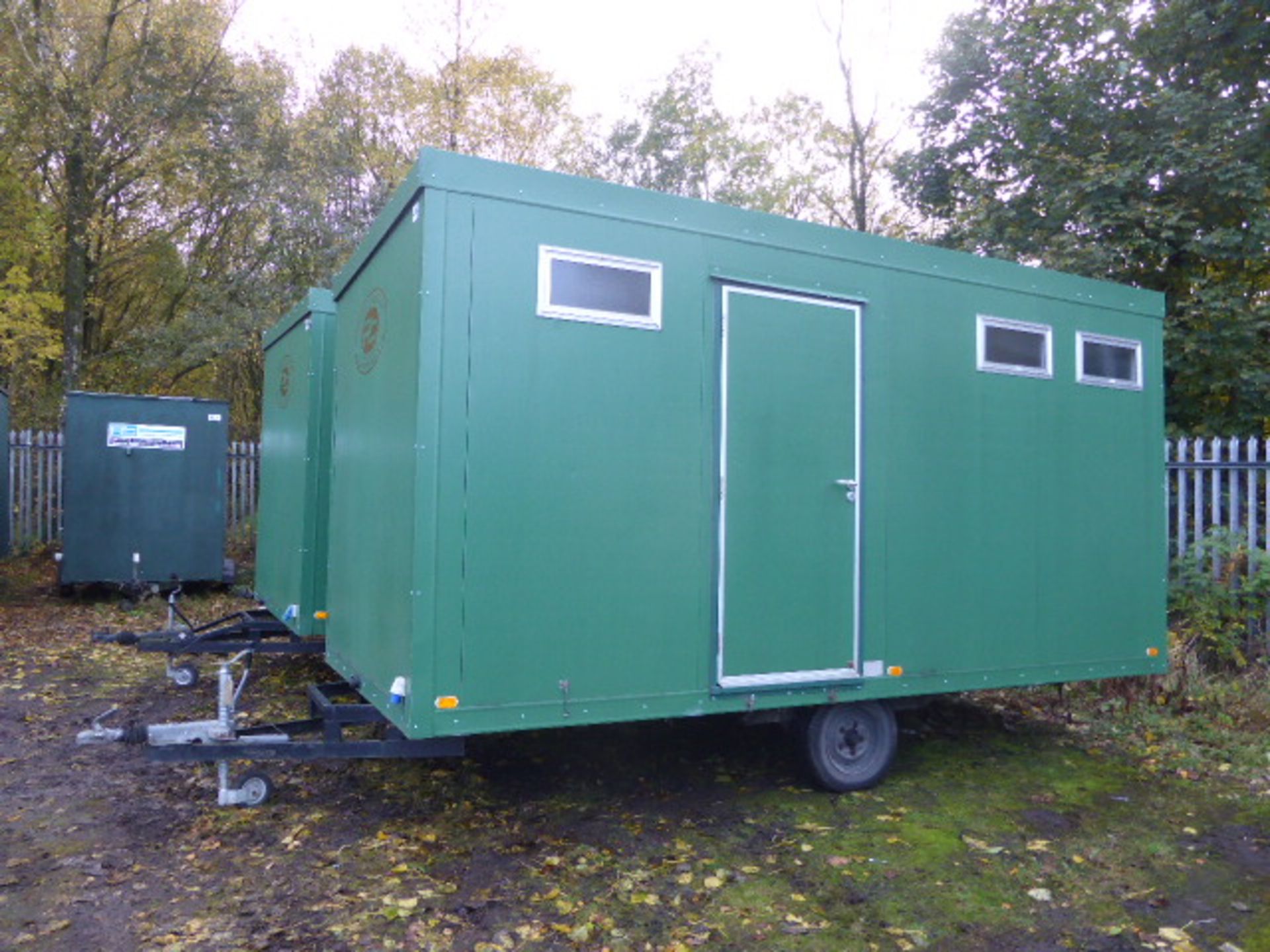 Springfield standard single axle toilet trailer 3 + 1 + urinal toilet trailer with mains connection