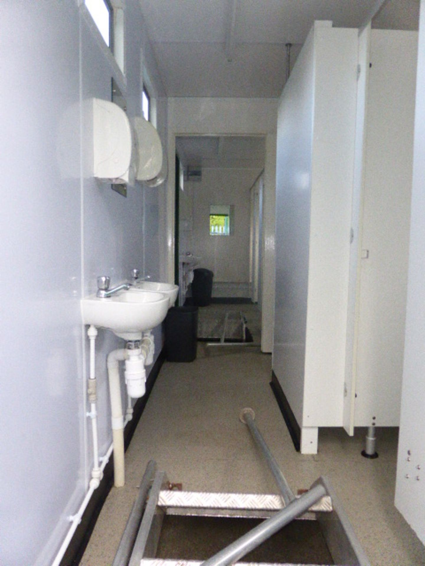 Springfield standard twin axle toilet trailer 4 + 2 + urinal toilet trailer with mains - Image 8 of 15