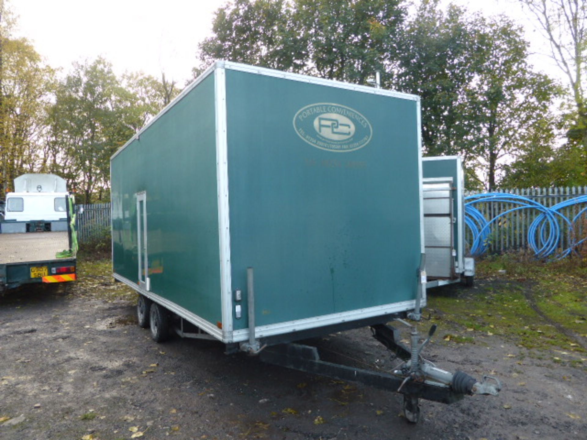 Salesbury luxury 3 + 1 toilet trailer on twin axle metal with recirculation unit by Premier - Image 2 of 14