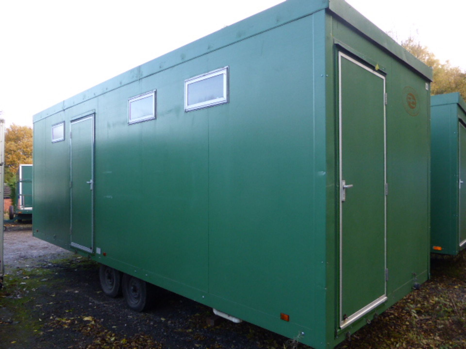 Springfield standard twin axle toilet trailer 4 + 2 + urinal toilet trailer with mains - Image 5 of 15