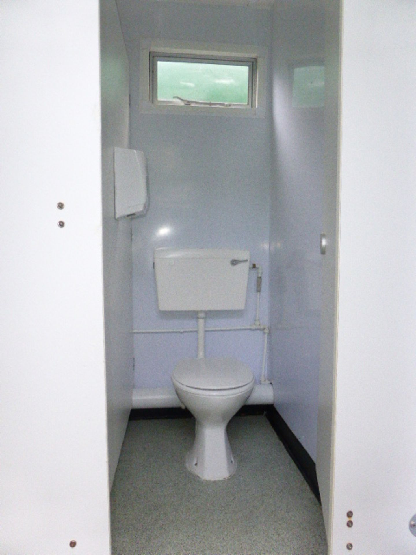 Springfield standard twin axle toilet trailer 4 + 2 + urinal toilet trailer with mains connection ( - Image 8 of 11