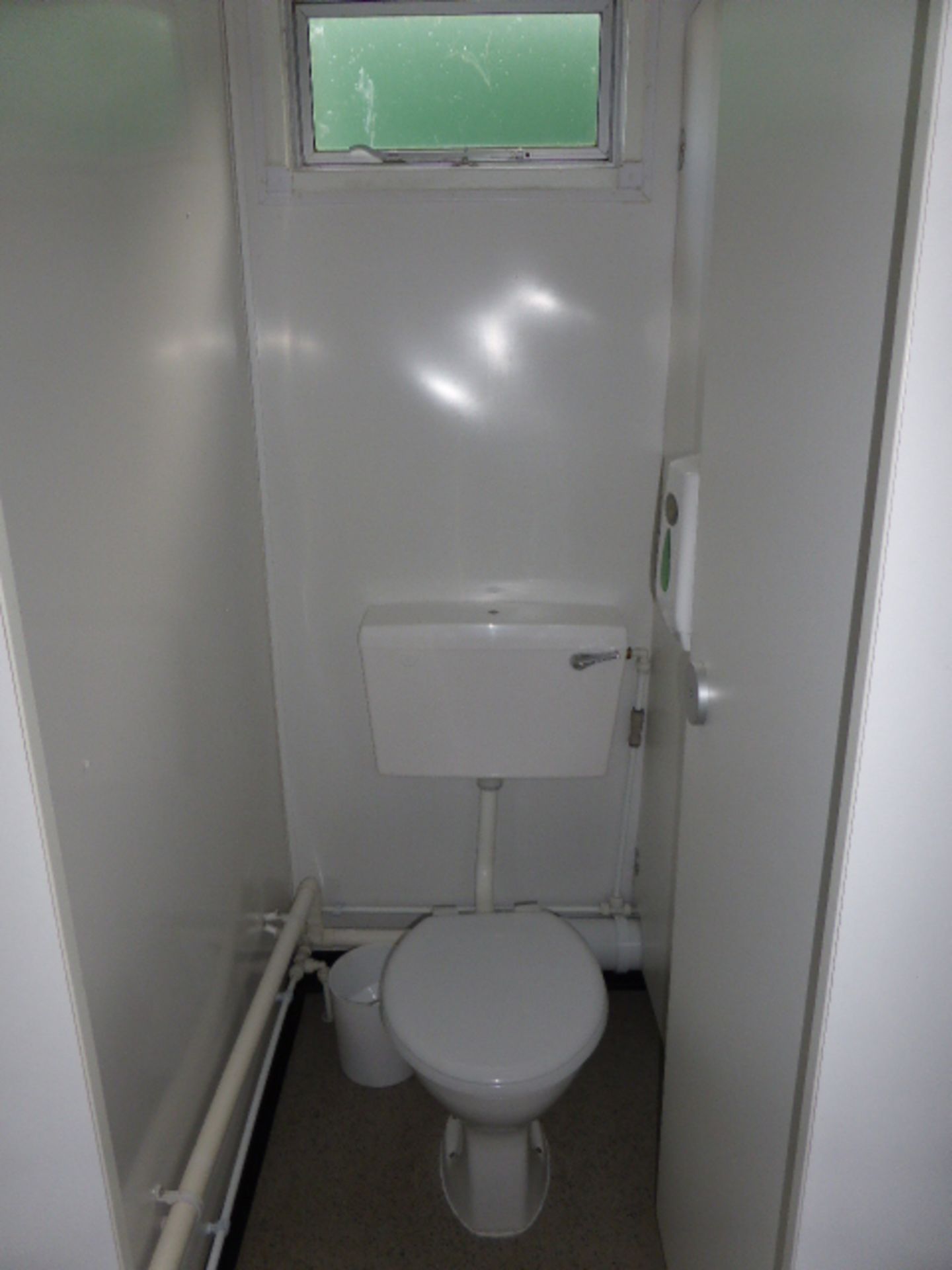 Springfield standard twin axle toilet trailer 4 + 2 + urinal toilet trailer with mains connection ( - Image 11 of 17