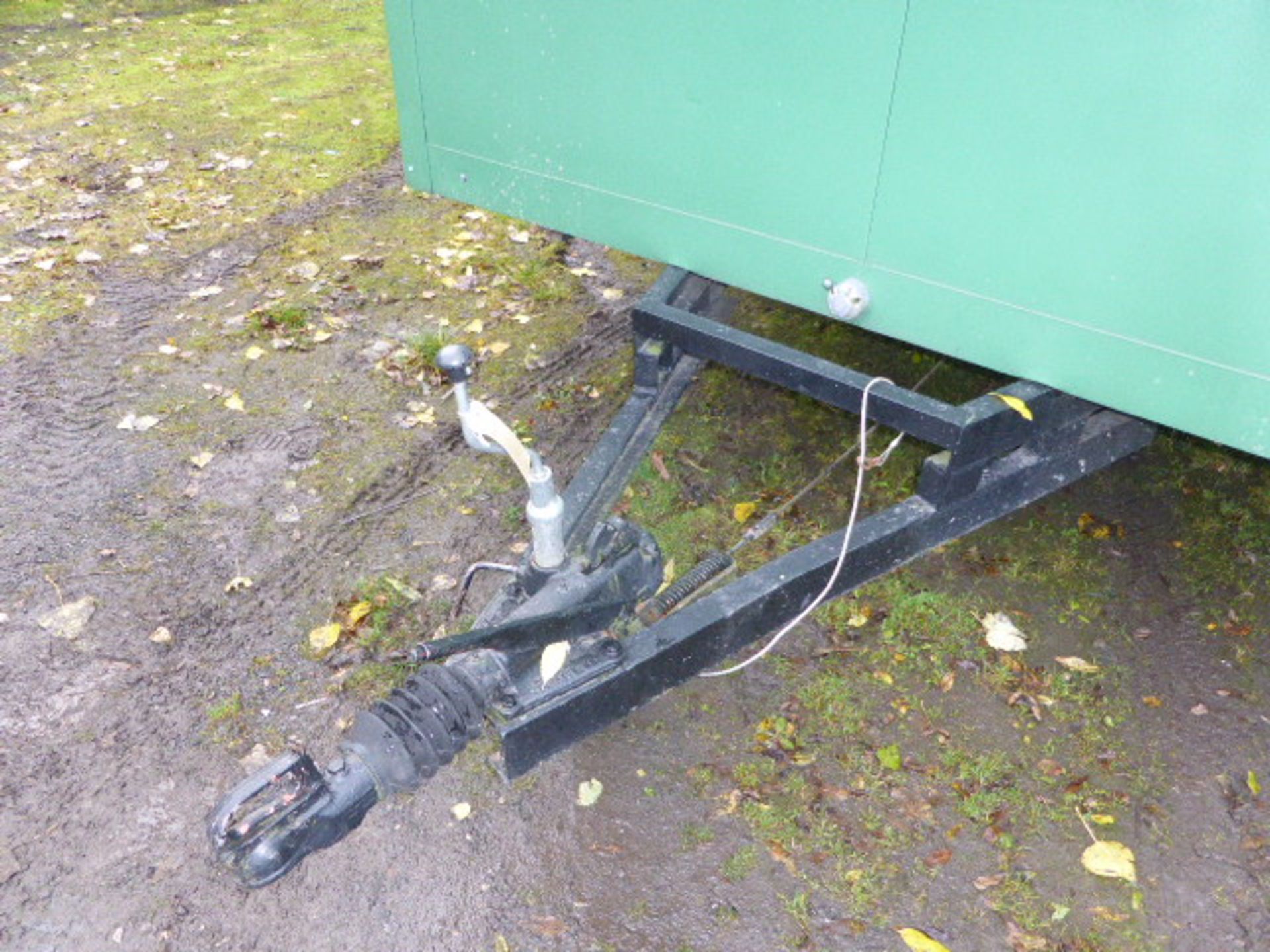 Springfield standard twin axle toilet trailer 4 + 2 + urinal toilet trailer with mains connection ( - Image 3 of 17