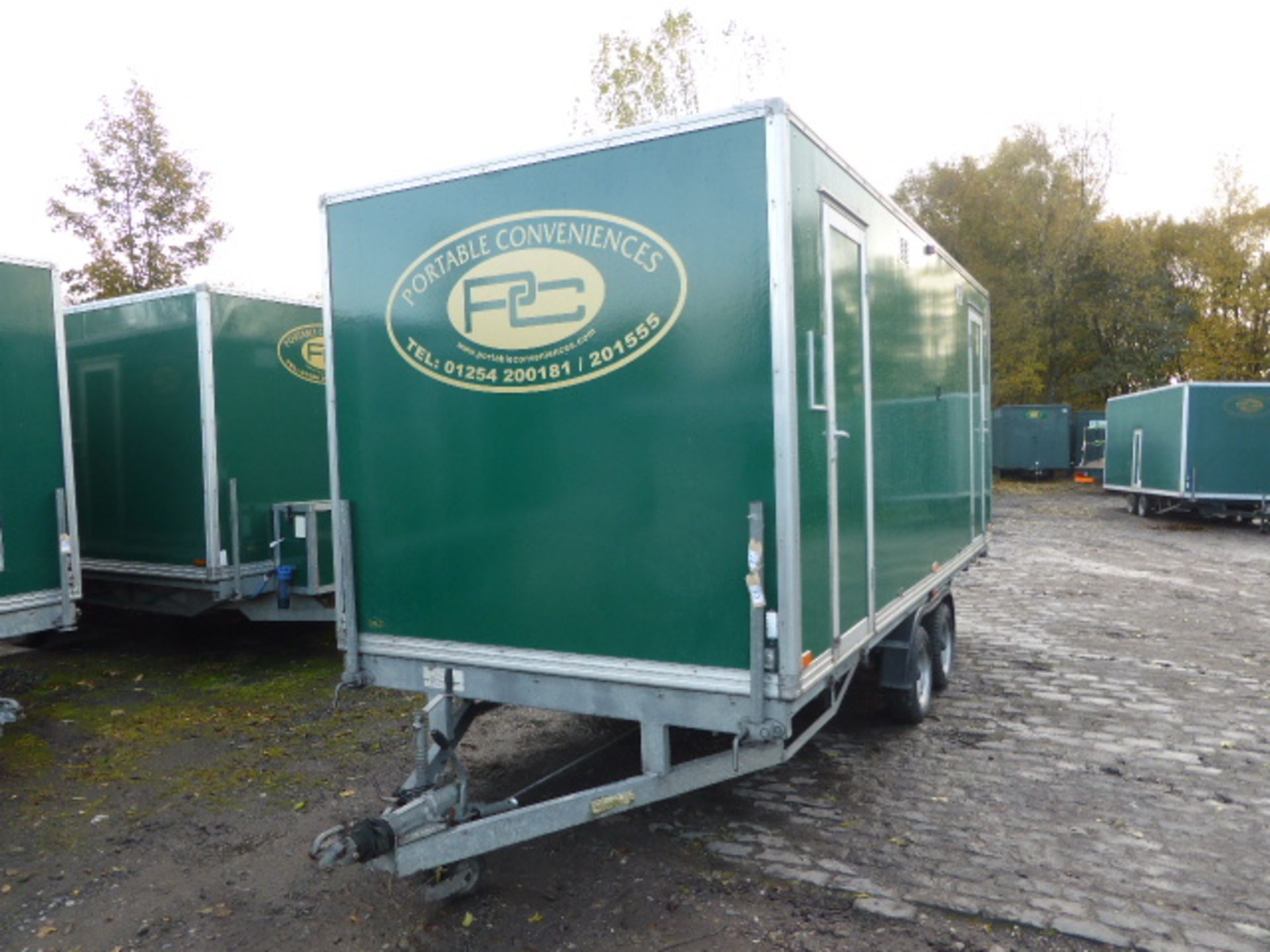 Salesbury luxury 3 + 1 toilet trailer on twin axle with recirculation unit by Premier Mobile (code