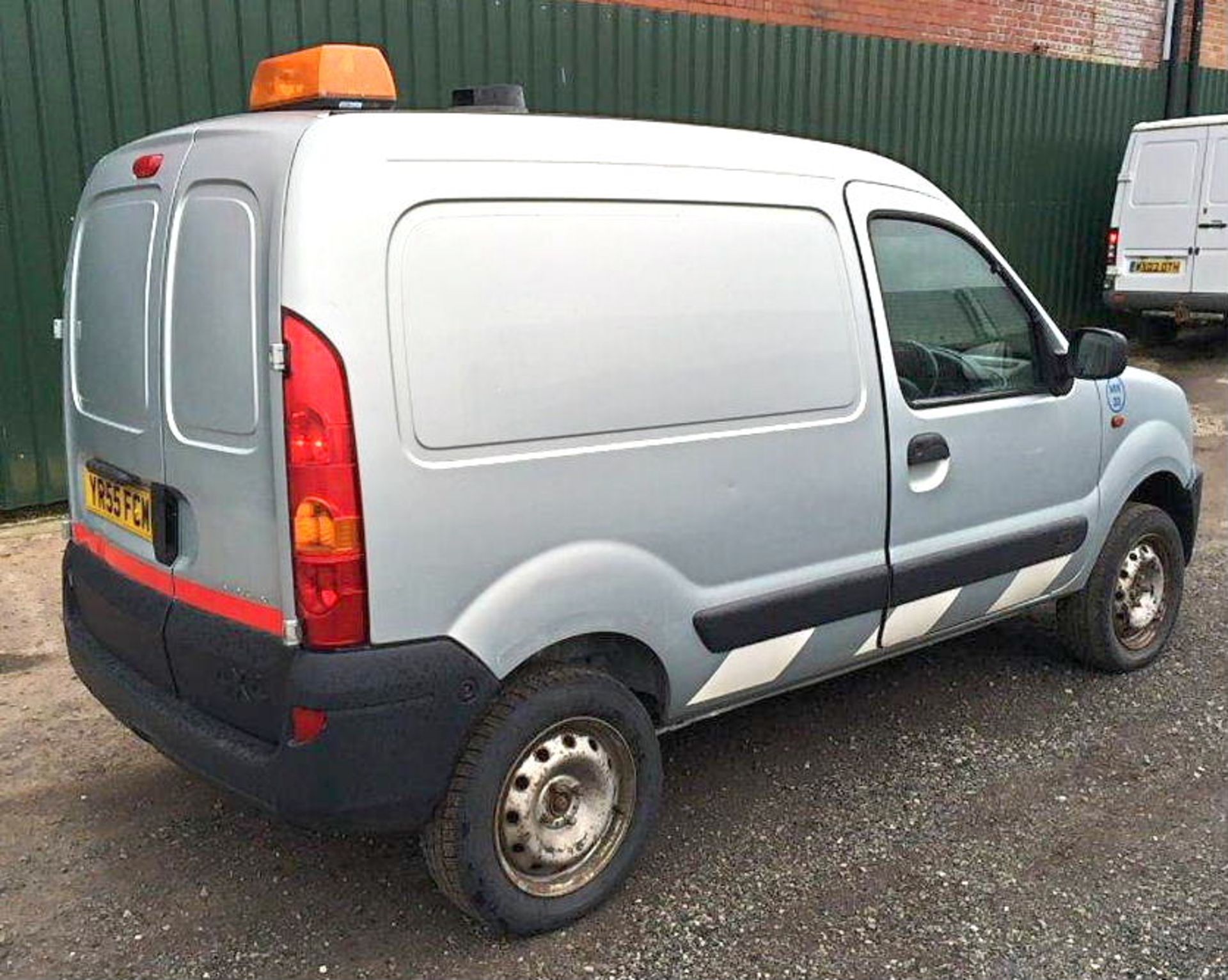 A Renault Kangoo SL19 dCi 80 4x4 Van Reg. No.YR55FCM, first registered 30/11/2005, indicated 169,885 - Image 4 of 7