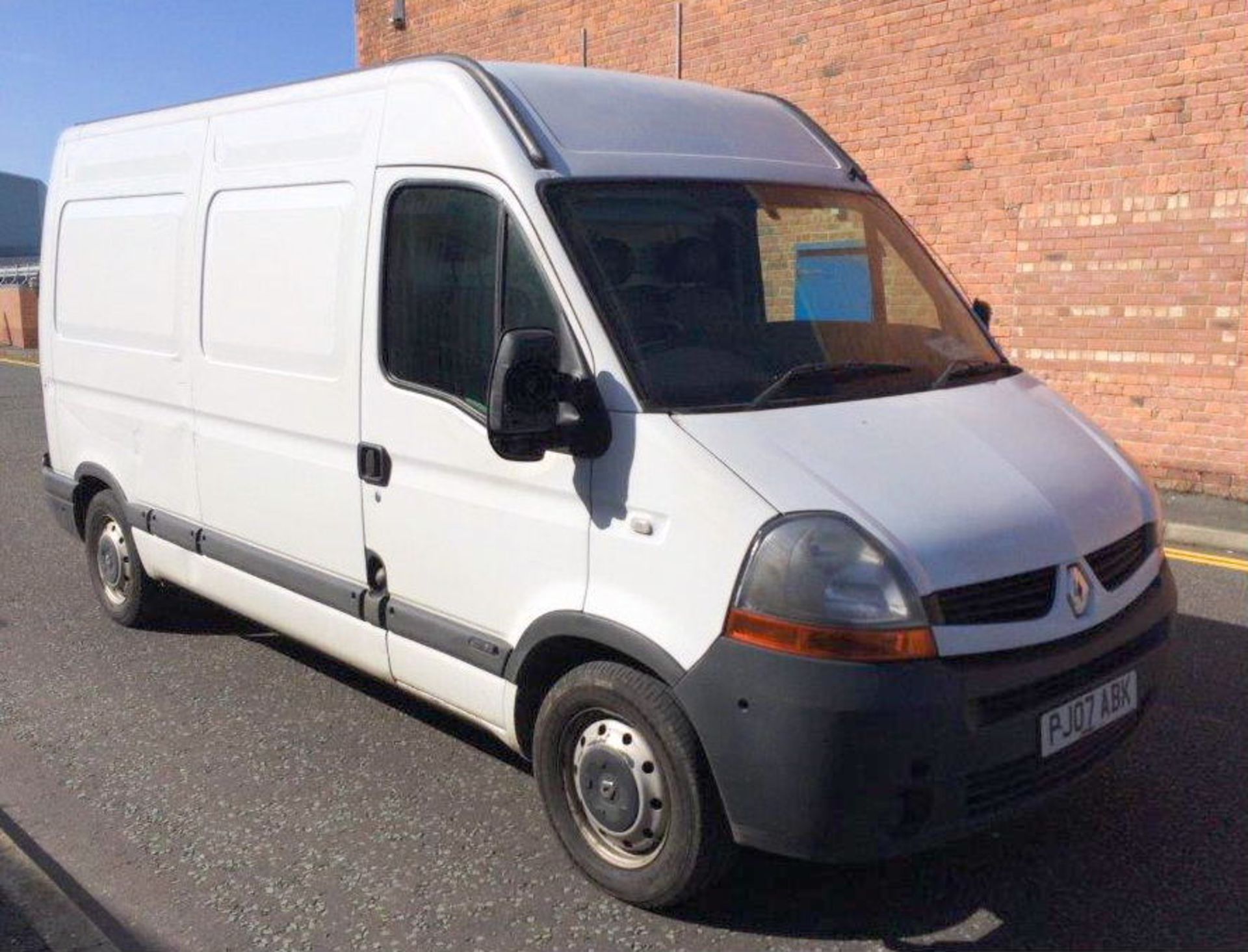 A Renault Master MM33dCi 100 MWB Medium Roof Panel Van Reg. No.PJ07ABK.