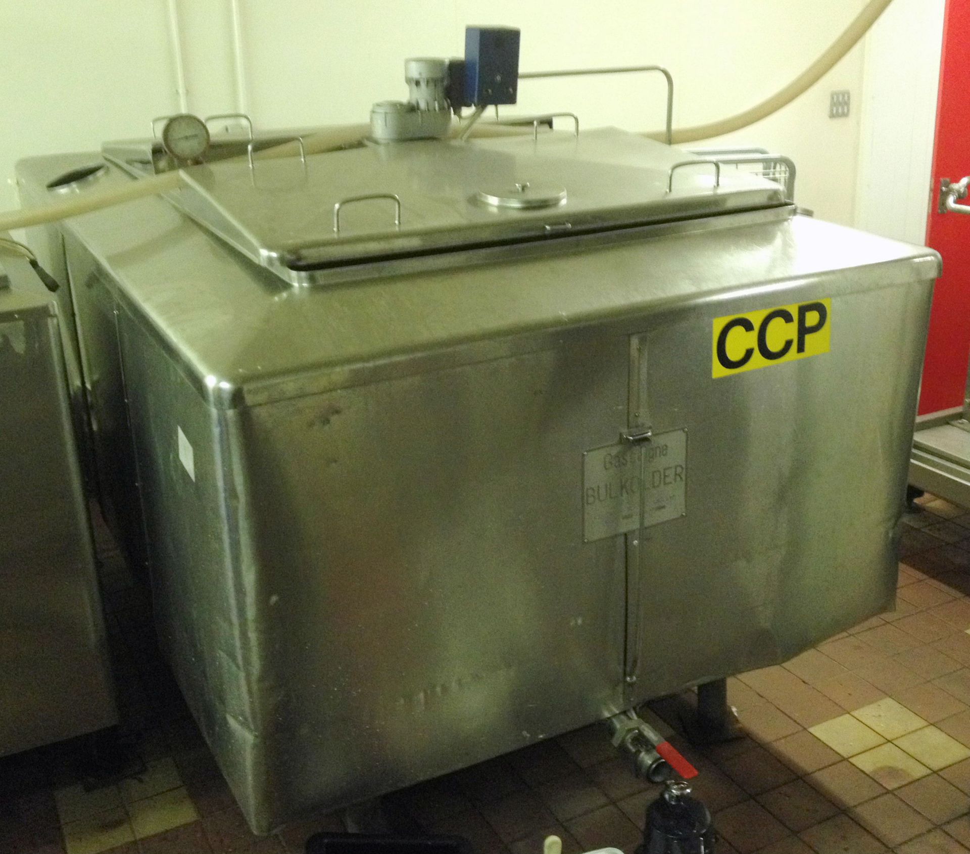 A Gascoigne Bulkloader KWB300 300 gallon Refrigerated Holding Tank No.256812PW with Agitator,