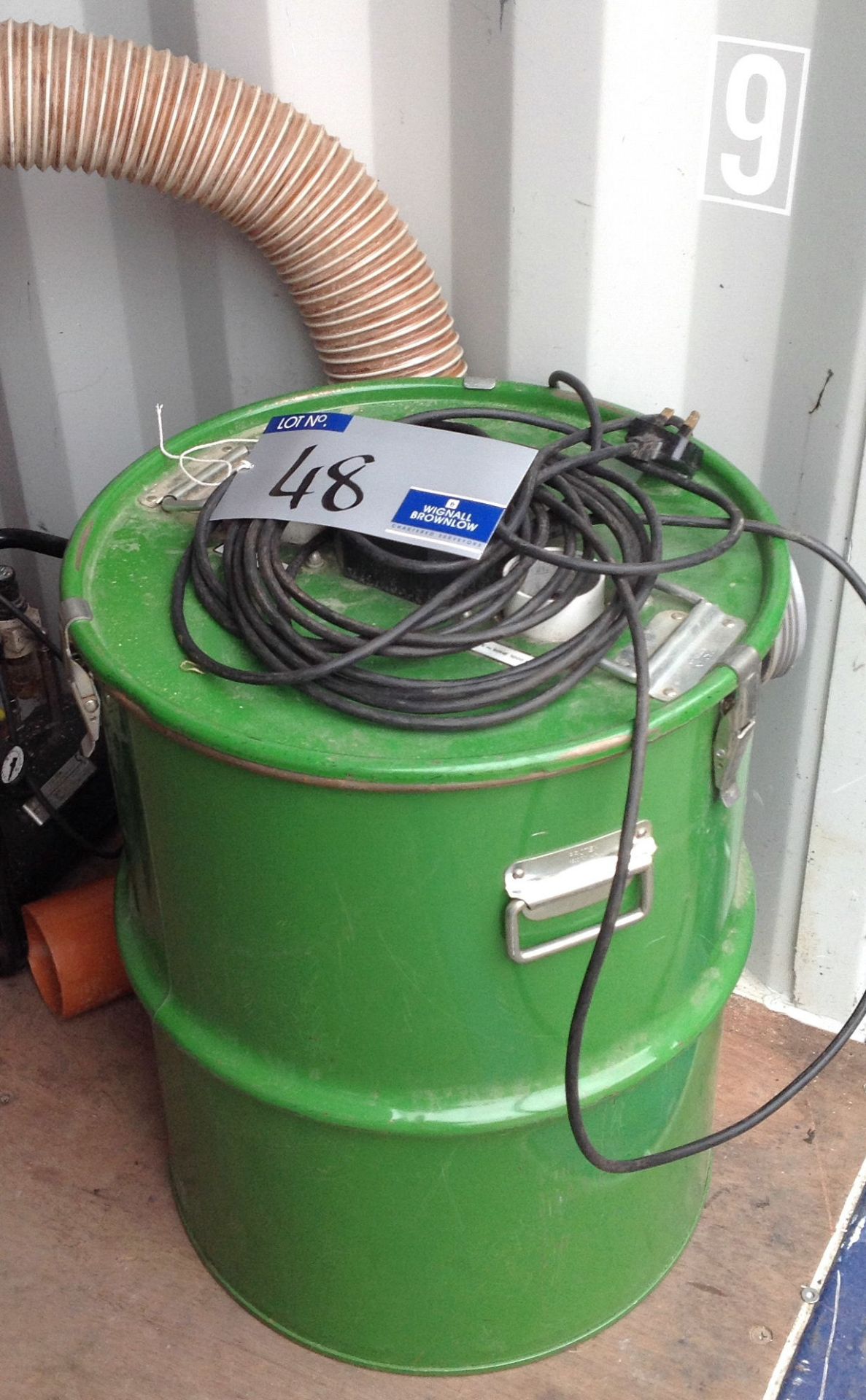 A Tyme Machines Industrial Vacuum Cleaner with hose (240v).