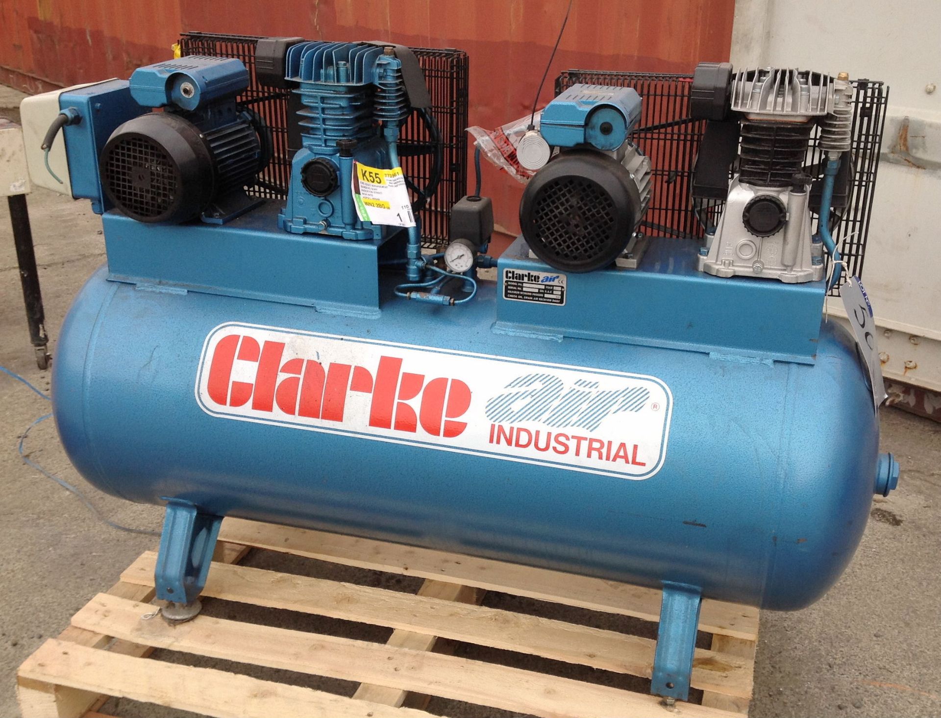 A Clarke Air Industrial SE29D270 Receiver Mounted Air Compressor No.59156 (2006), 10.3 bar, 240v.