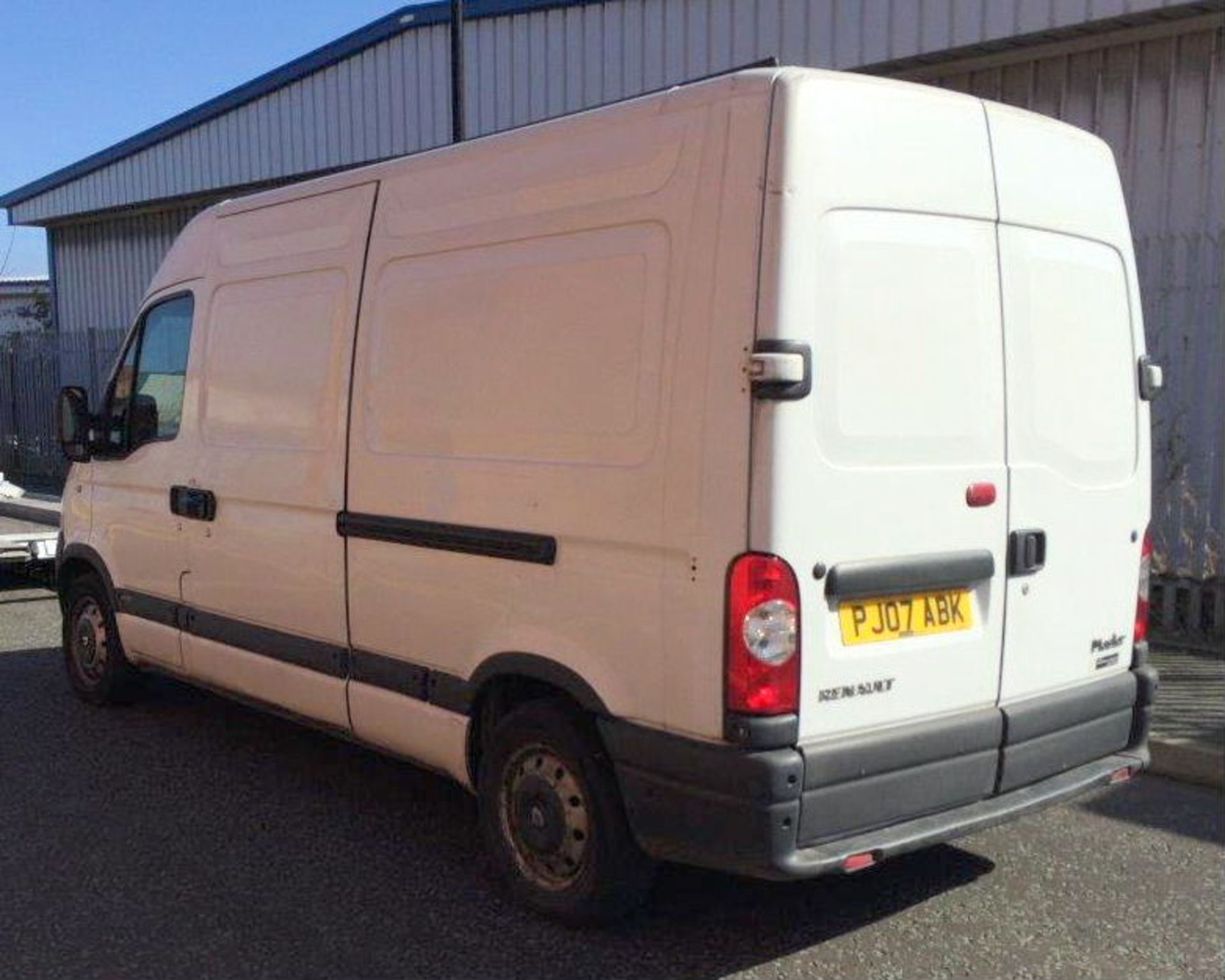 A Renault Master MM33dCi 100 MWB Medium Roof Panel Van Reg. No.PJ07ABK. - Image 3 of 7