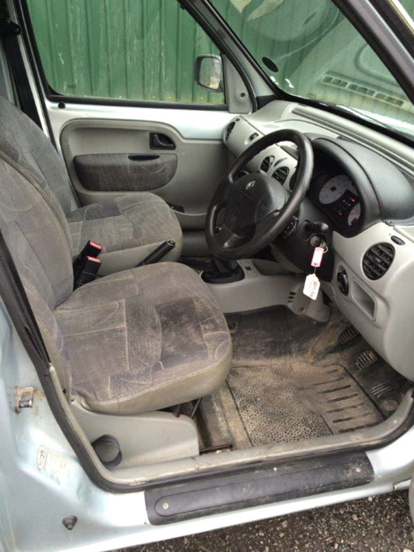 A Renault Kangoo SL19 dCi 80 4x4 Van Reg. No.YR55FCM, first registered 30/11/2005, indicated 169,885 - Image 6 of 7