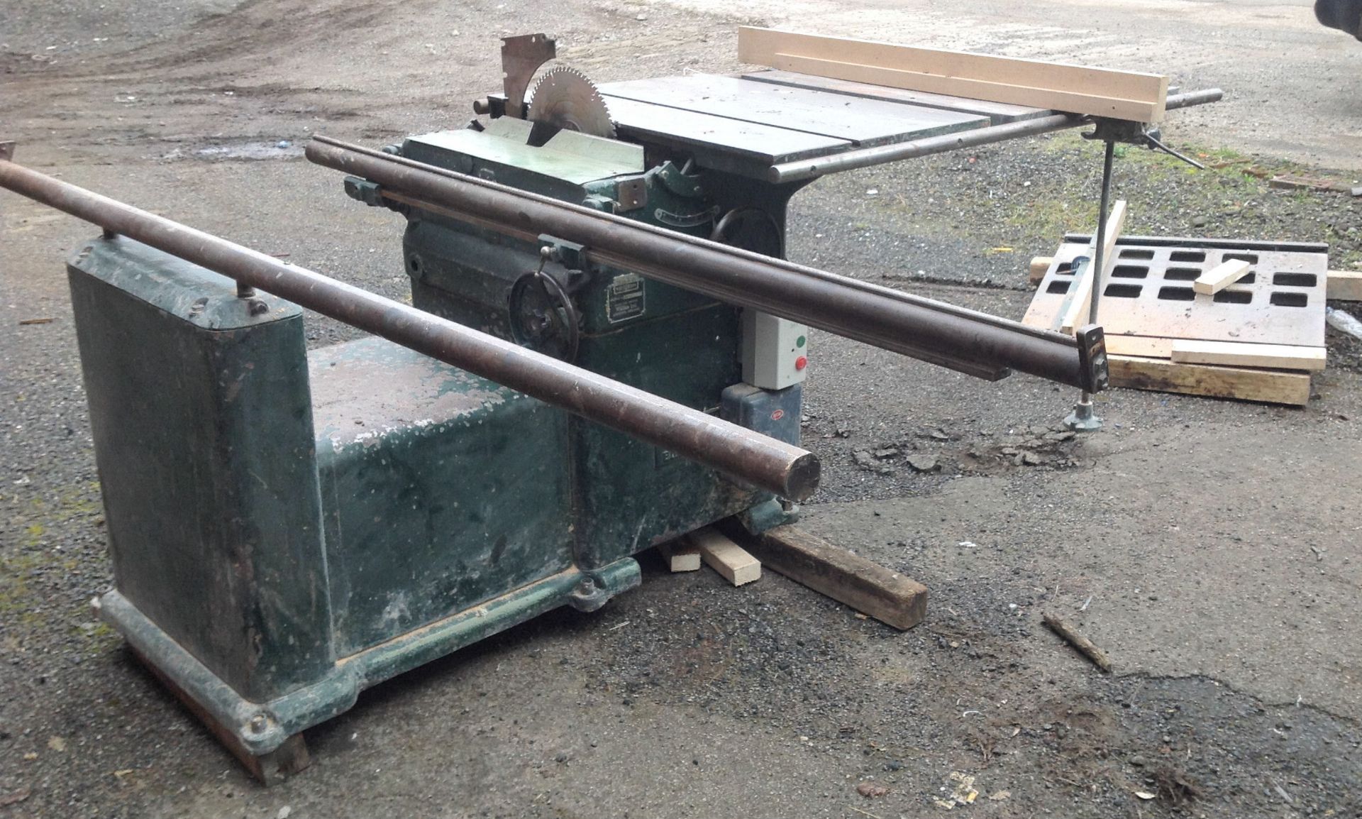 A Wadkin Bursgreen BGP Circular Saw Bench No.64459.