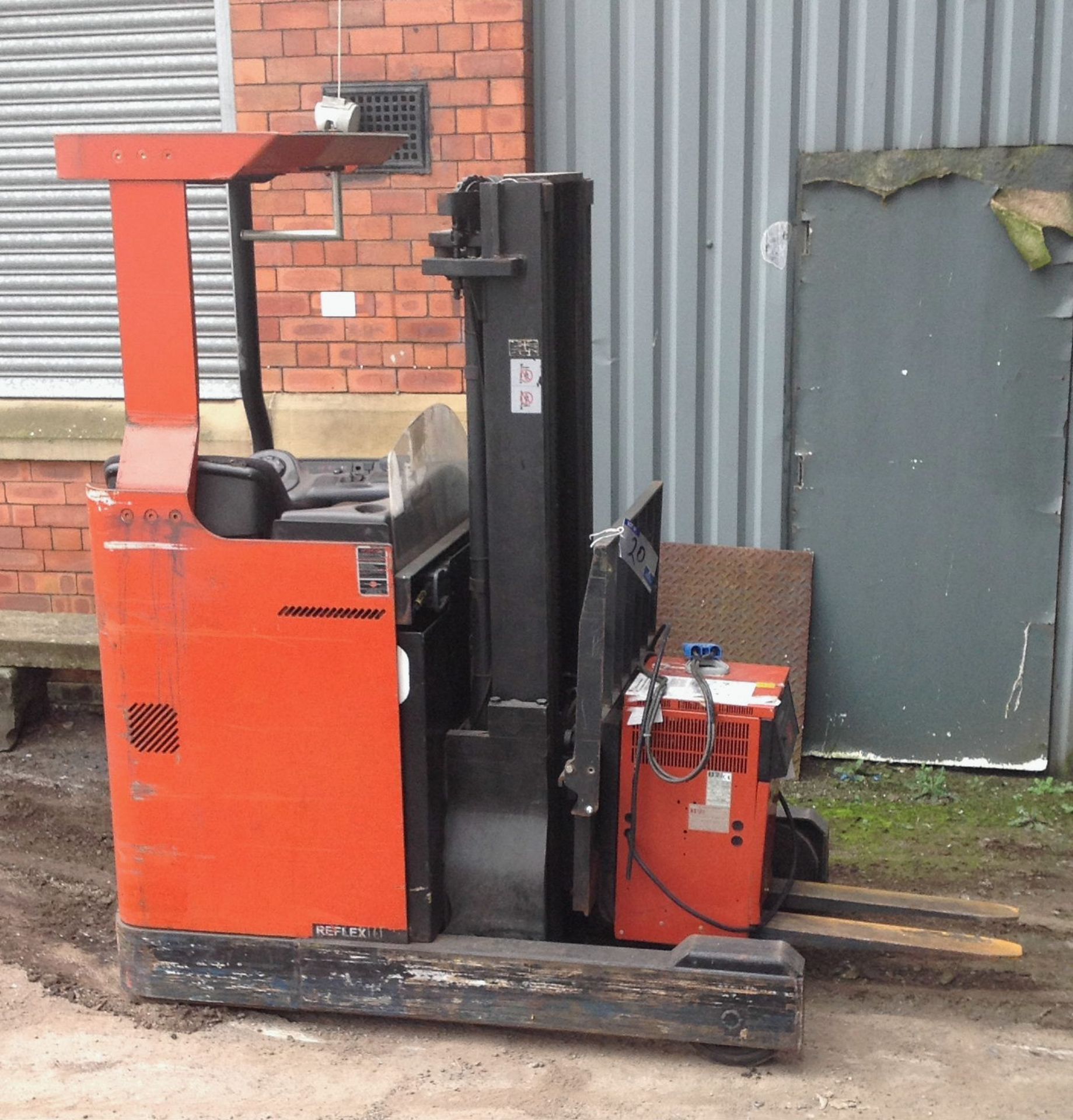 A BT RR M14 Electric Fork Lift Reach Truck No.591637AA (2003), 1400kg capacity, estimated 3910