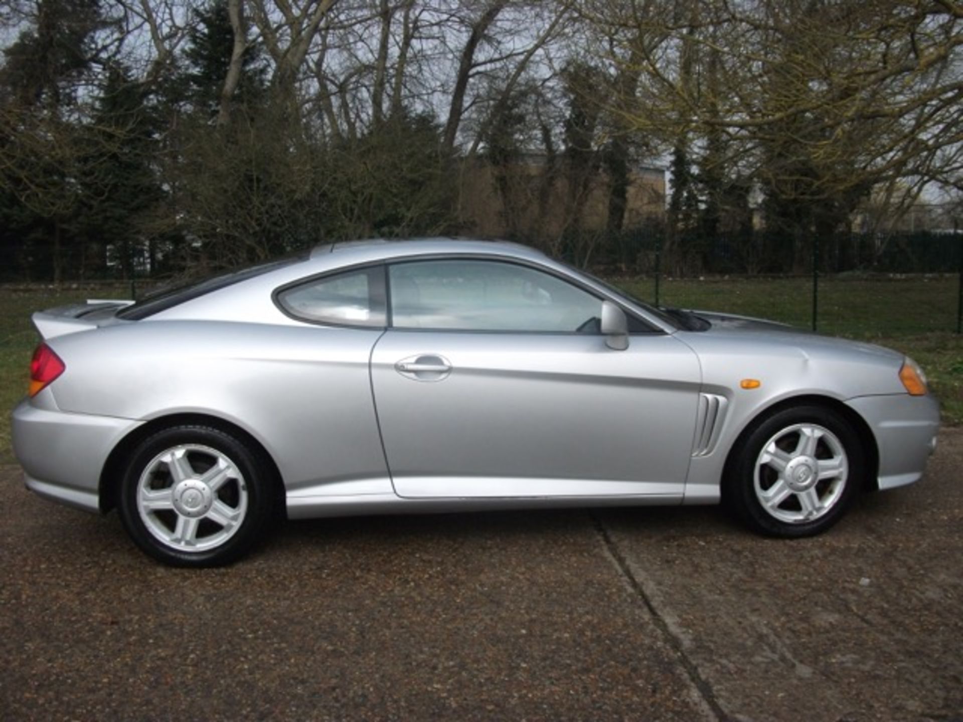 HYUNDAI COUPE SE AUTO 2.0 PETROL - No Reserve - Image 4 of 16