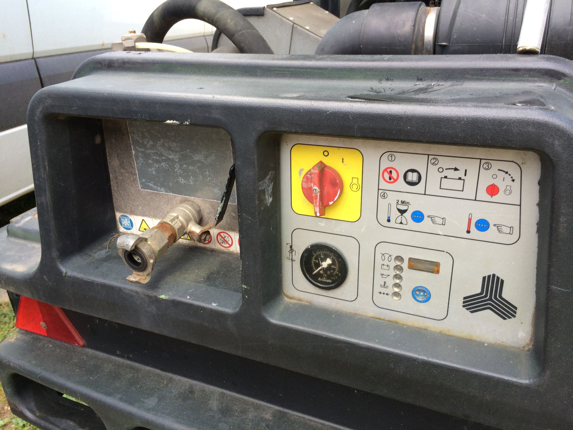 2007 Compair C20GS Towable Air Compressor with 6KVA Generator, Fast Tow. - Image 4 of 9