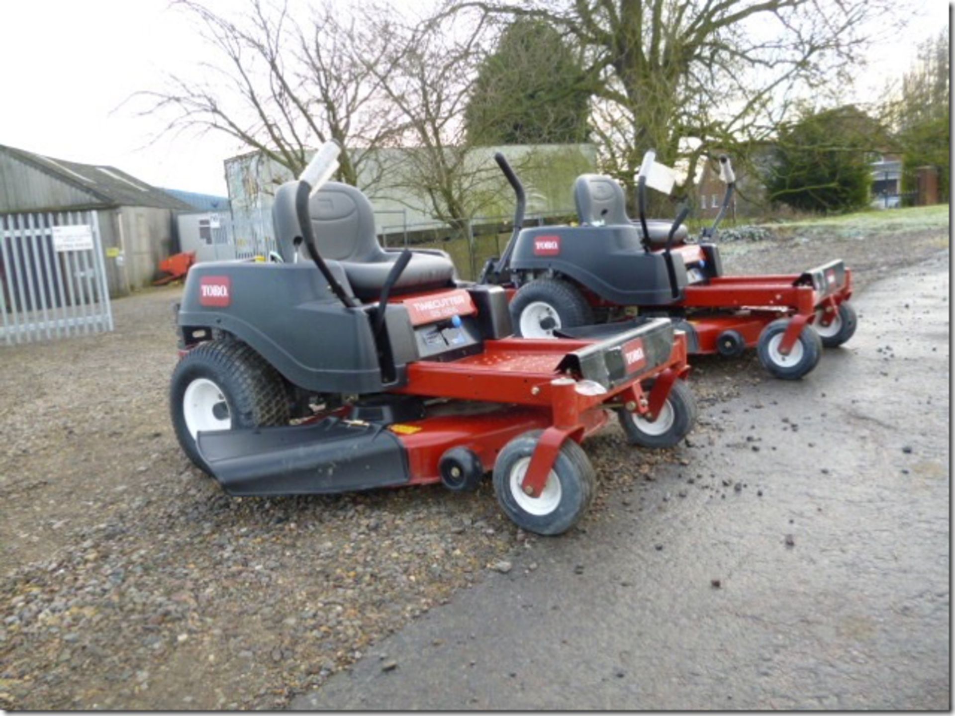 TORO RIDE ON MOWER AS NEW PETROL ZERO TURN