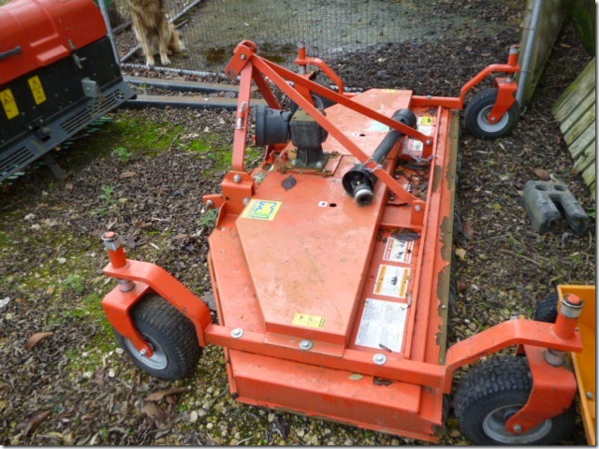 8FT EX-DEMO FINISHING MOWER 3 POINT LINKAGE, GREAT FOR FOOTBALL CLUB, CRICKET OUTFIELD,