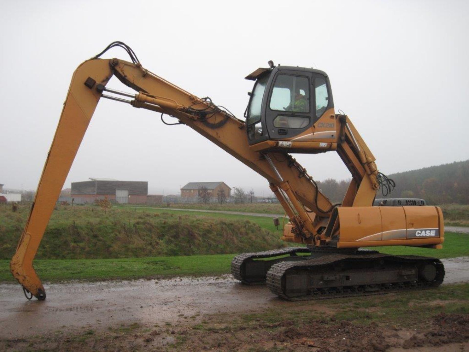 Case CX210 Tracked Rehandler 2007.
Very good condition, hydraulic high rise cab, very good tracks - Image 4 of 5