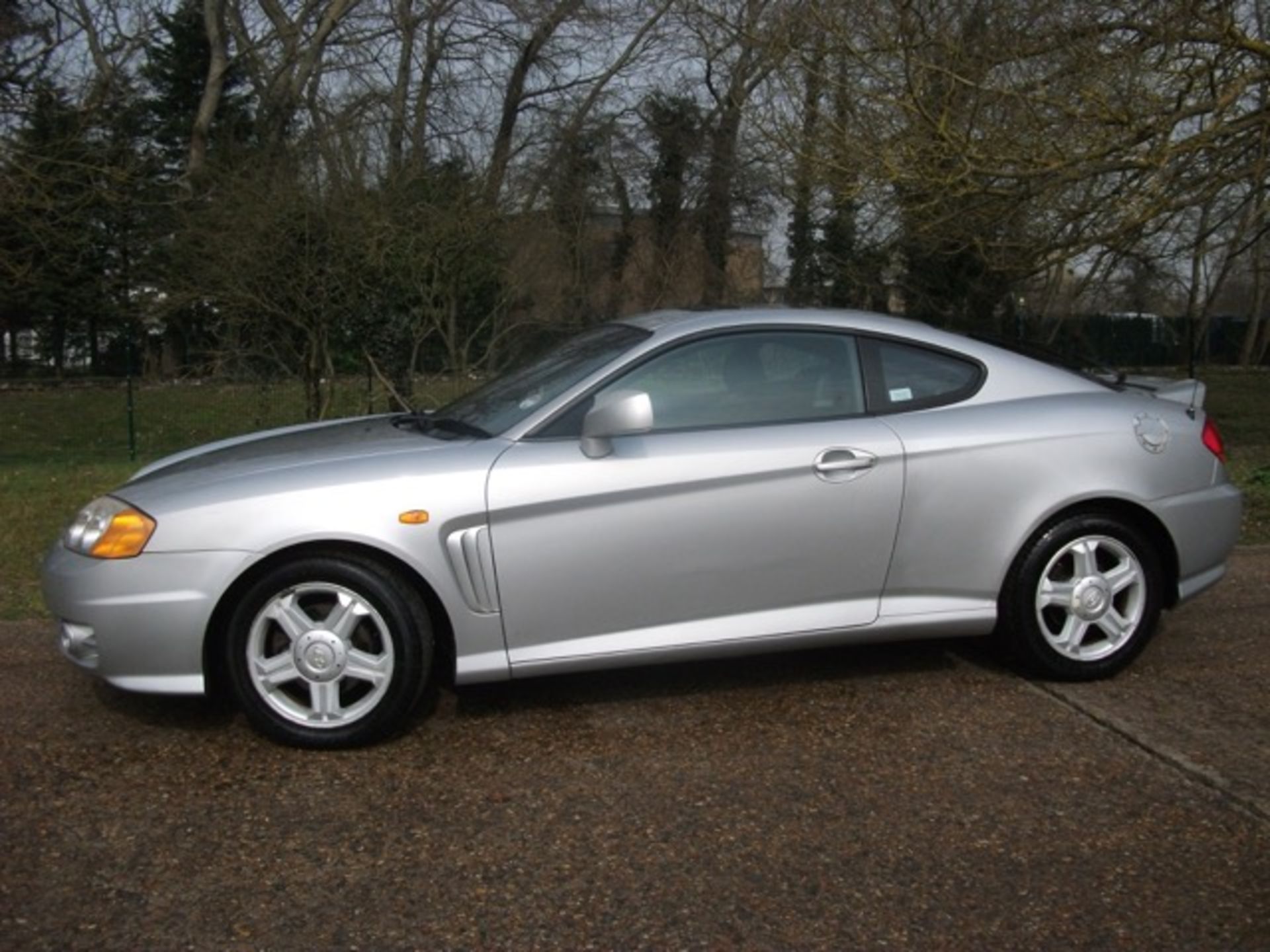 HYUNDAI COUPE SE AUTO 2.0 PETROL - No Reserve - Image 3 of 16