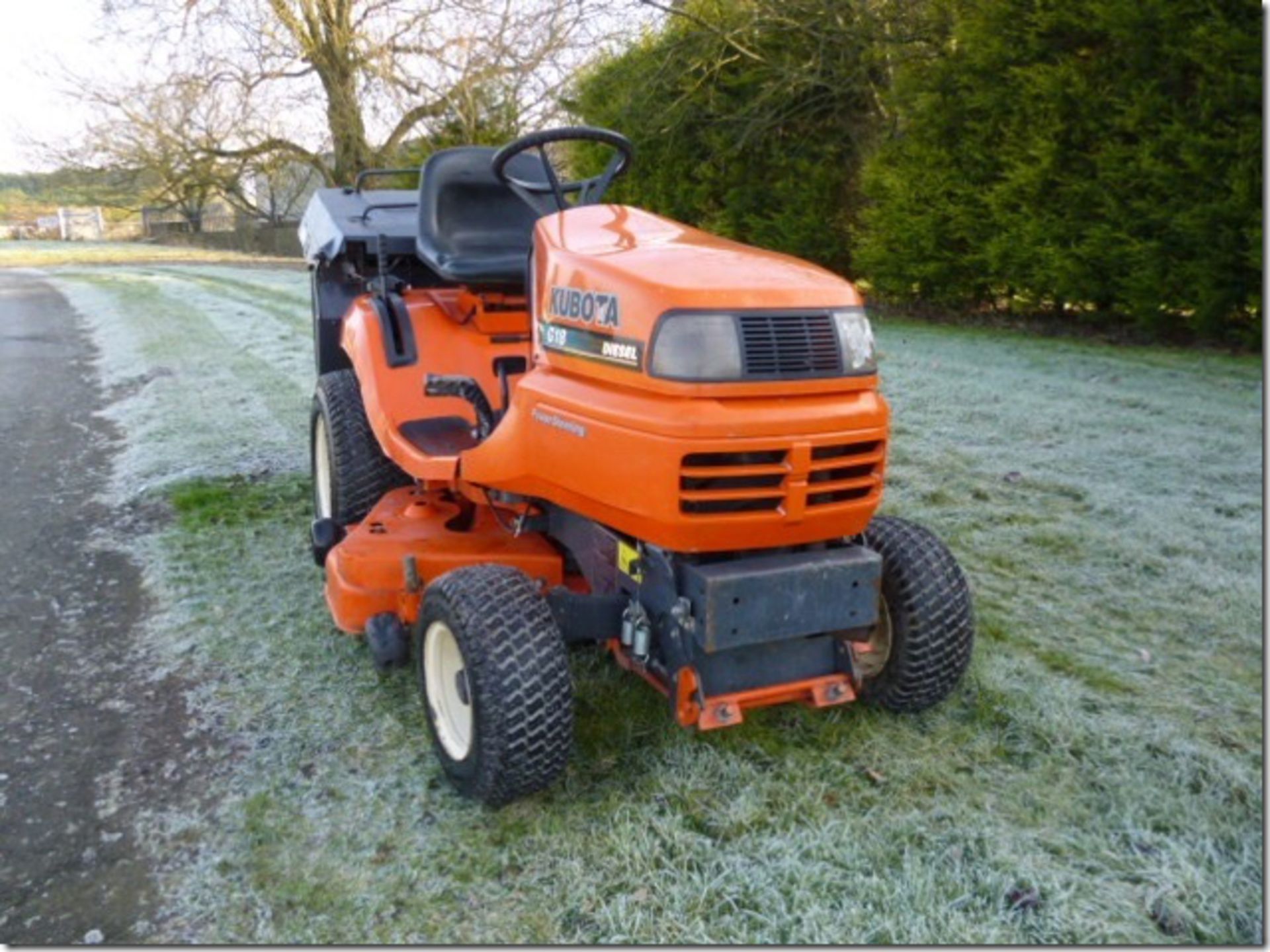 KUBOTA G21 RIDE ON MOWER KUBOTA DIESEL MID MOUNTED DECK