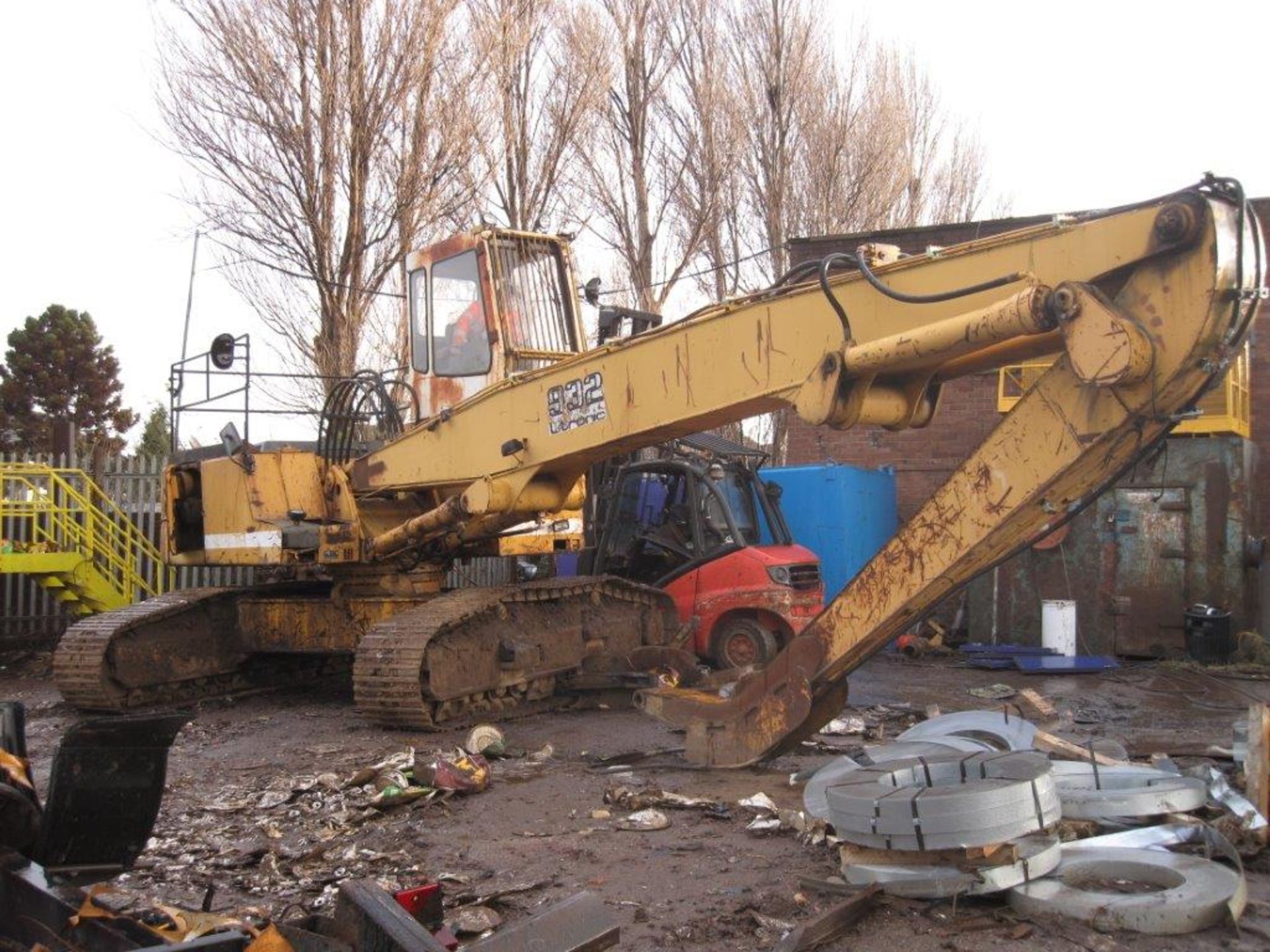 Liebherr 932 Tracked Rehandler 1992.
Good condition and direct from work, high cab, long reach