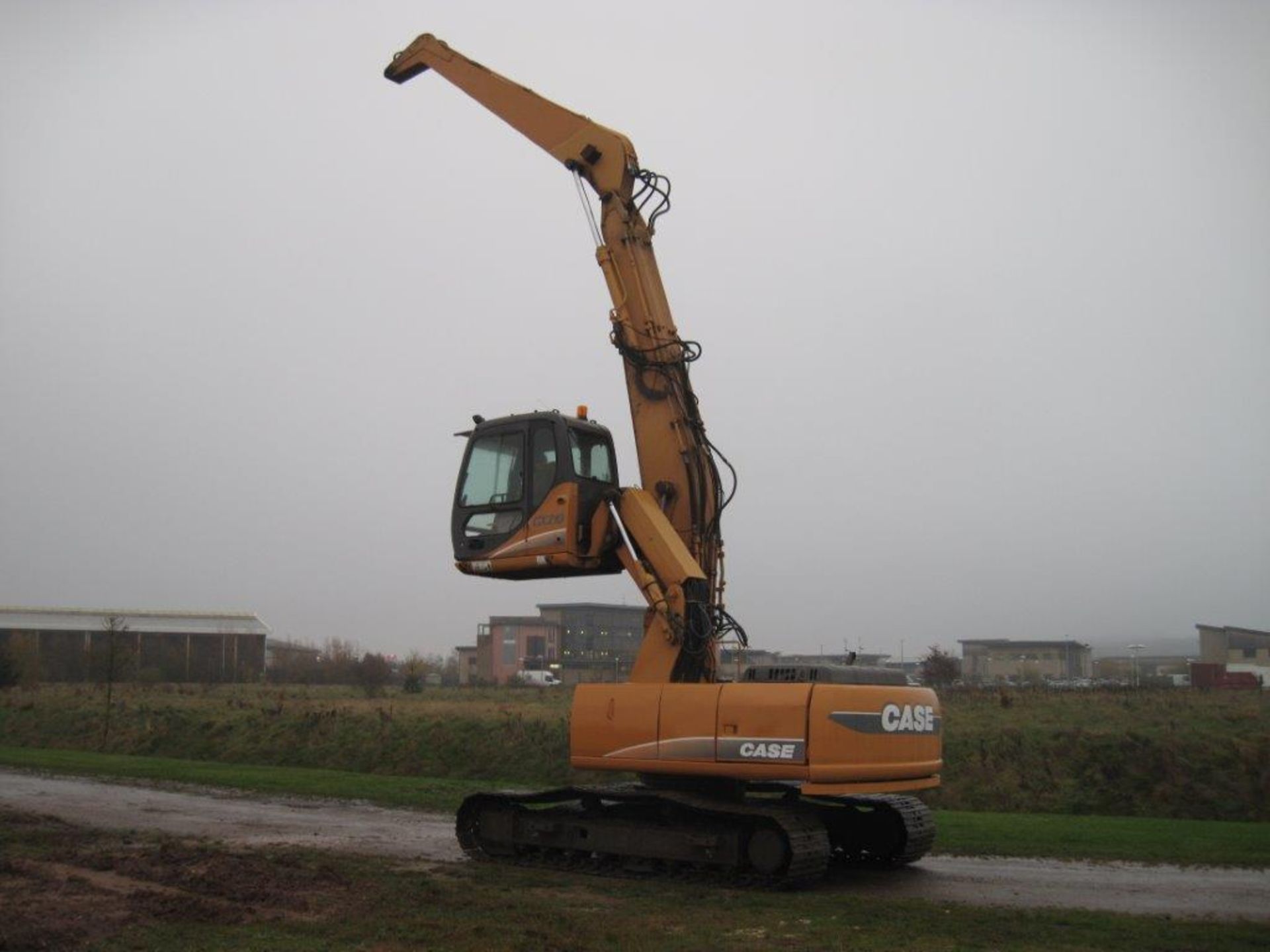 Case CX210 Tracked Rehandler 2007.
Very good condition, hydraulic high rise cab, very good tracks - Image 5 of 5