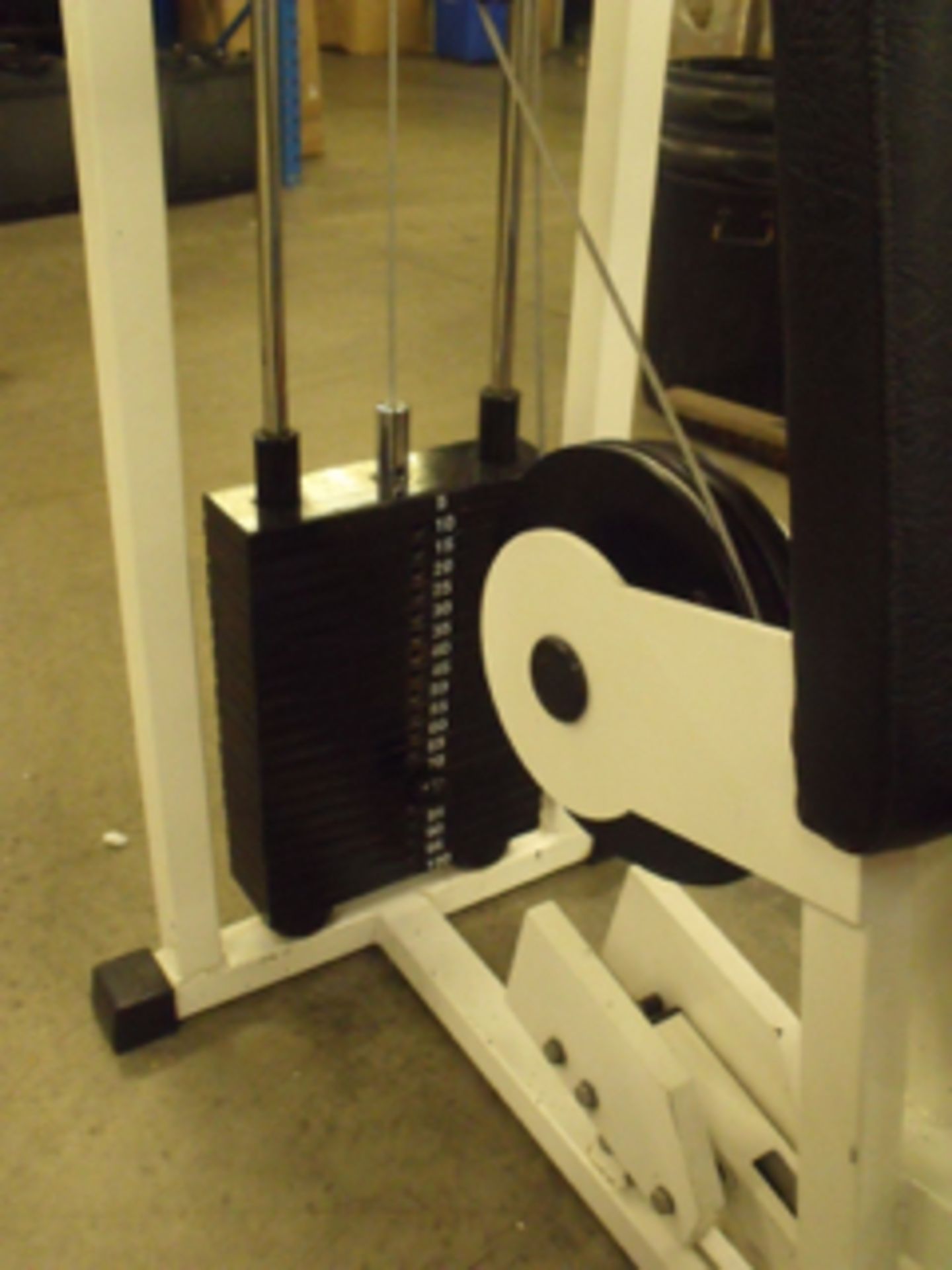 Techno gym shoulder press machine with 100kg weight set - Image 3 of 4