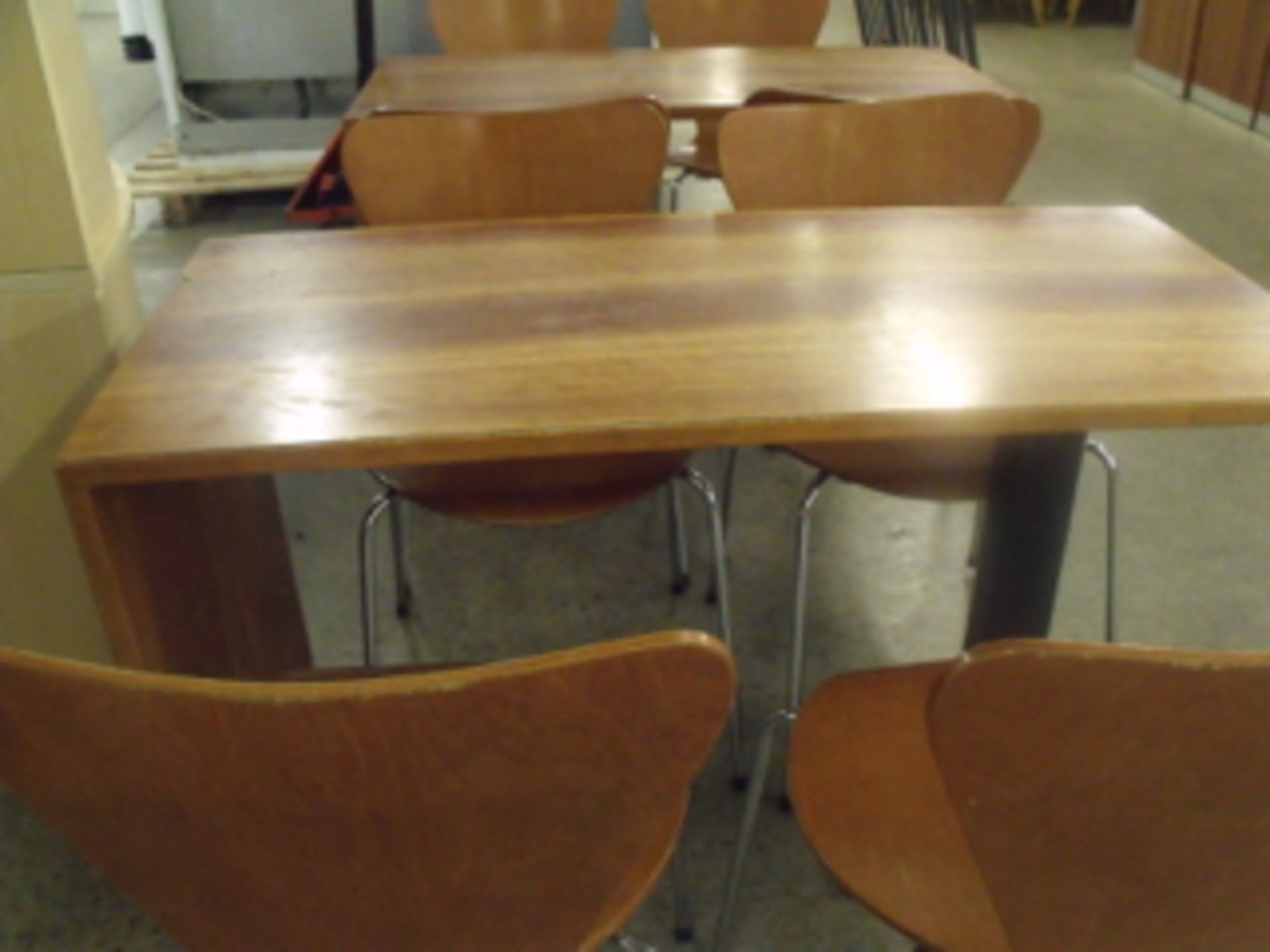 8 x venus stacking cafe / bistro chairs 2 x 1200mm x 600mm cafe tables - Image 2 of 2