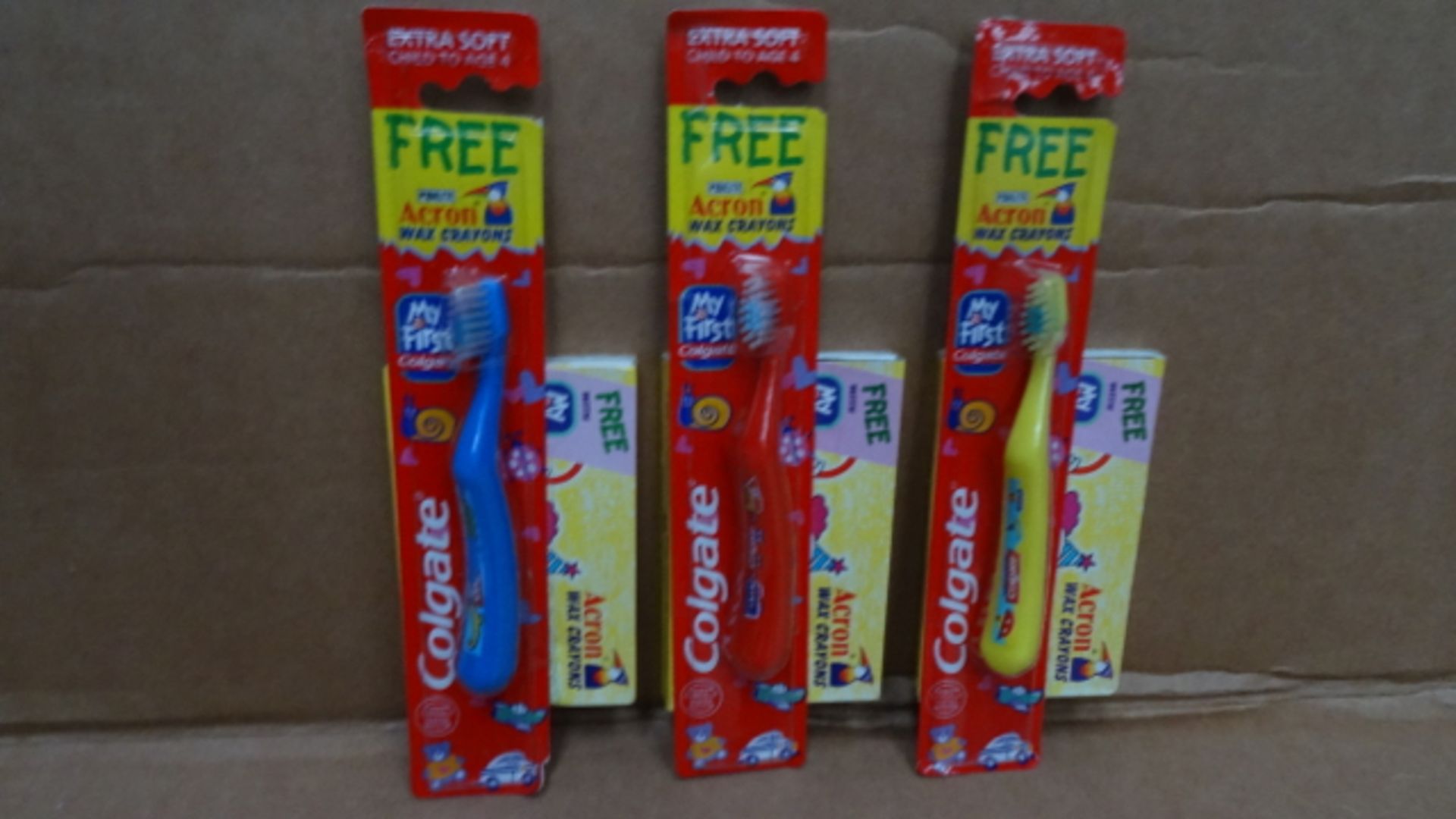 144 x Colgate 'My First ToothBrush' with crayons. Extra soft tooth brush for children aged up to 4