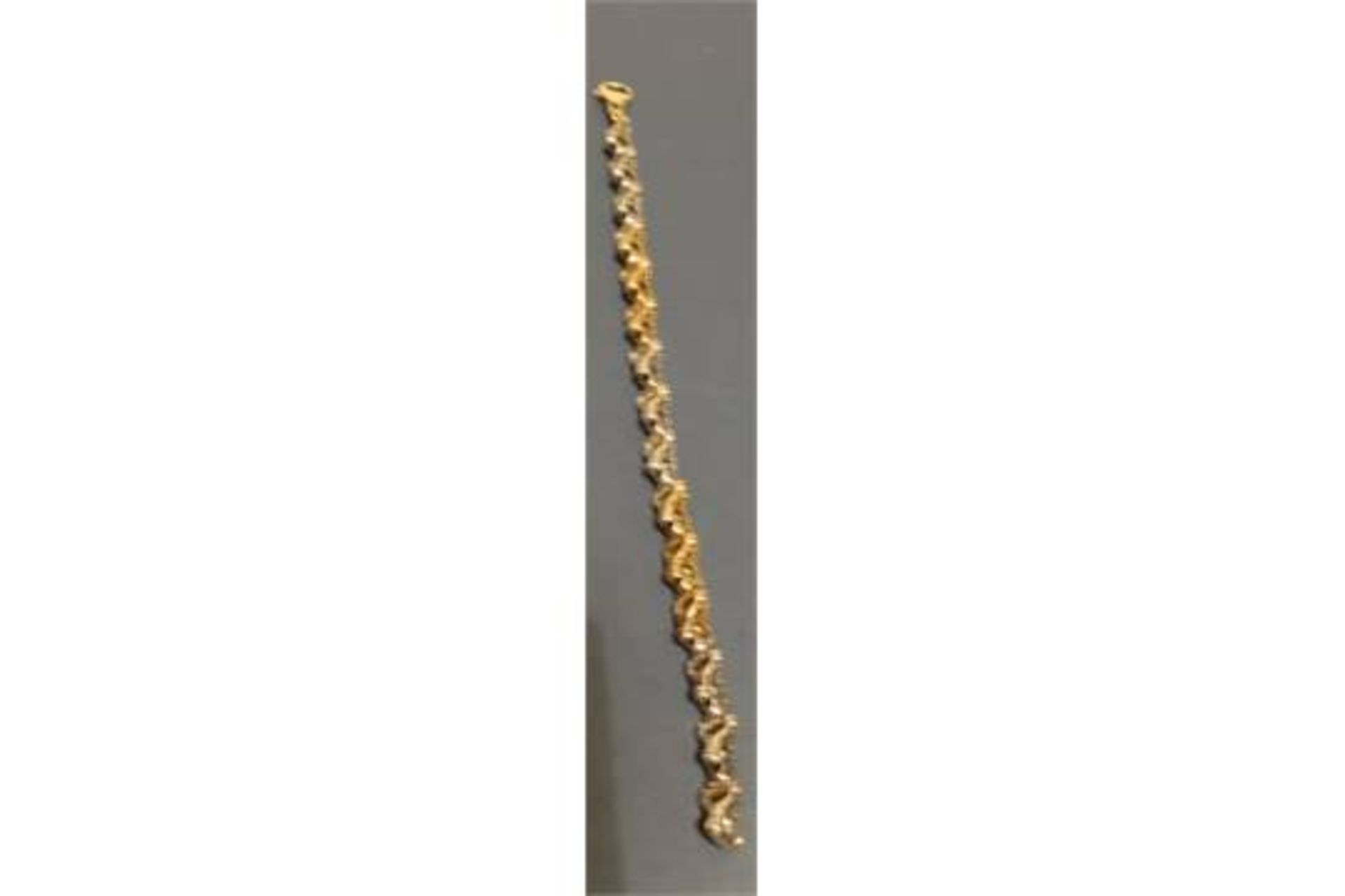 9 Carat Yellow and White Gold 9 Inch Fancy Link Bracelet. Weighing 34.29G. Comes with an independent - Image 2 of 4